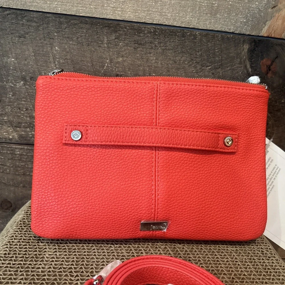 Thirty One Womens Coral Kisses Pebble Leather Zipper‎ Red Clutch Purse One Size